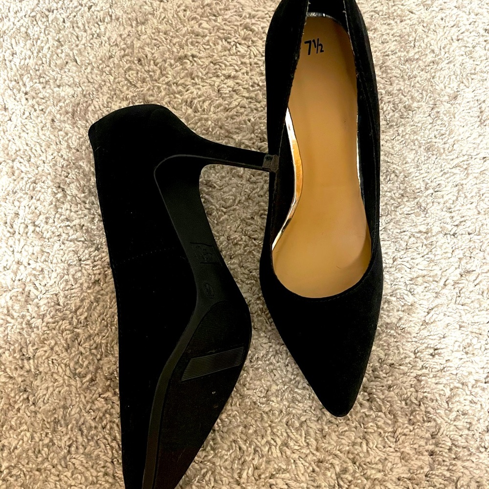 Blacks pumps